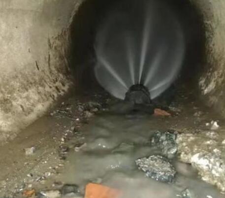 鹤峰市政管道清淤