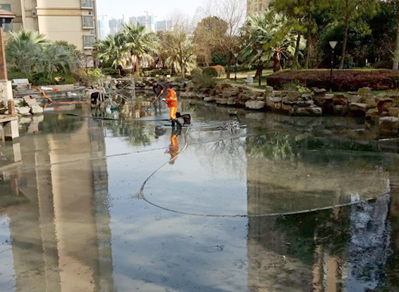 鹤峰景观池淤泥清理