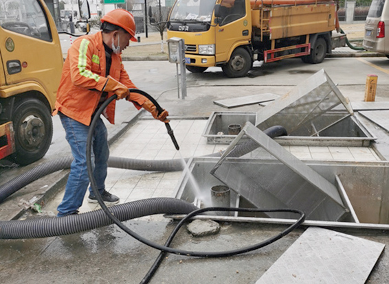 鹤峰隔油池清理